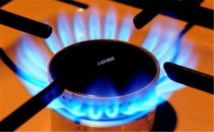 天然气灶打不着火了,吃上饭真是不容易