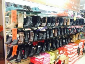 「实体创业项目07」开鞋店一年利润怎么样?老板四家店都关了