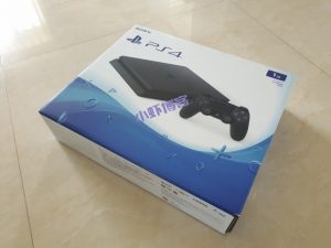 扔了一堆电子产品包装盒