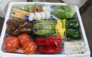 志愿者凑不齐,每家每户出人排班干活