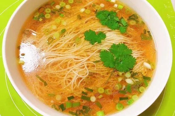 天一冷,就想吃碗热汤面