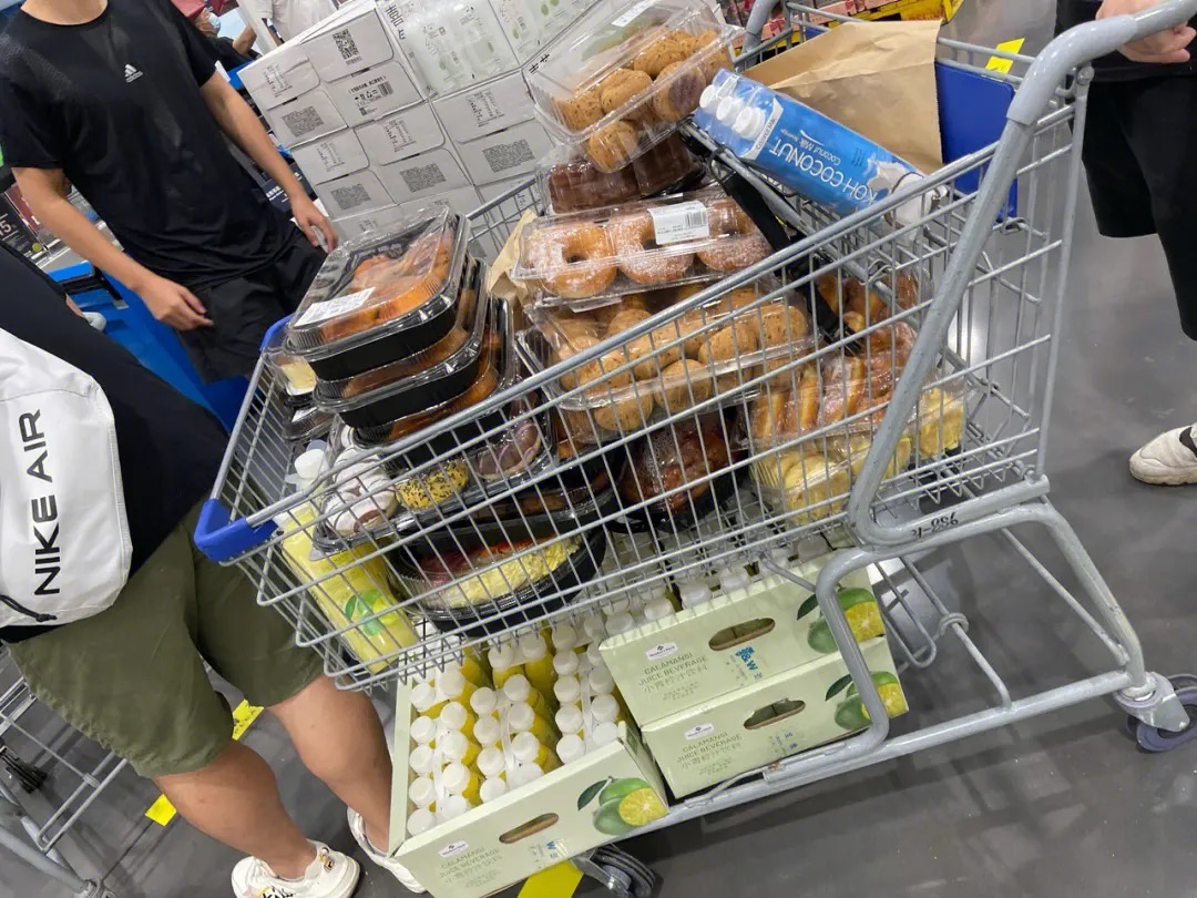 两个做山姆代购的邻居吵了起来