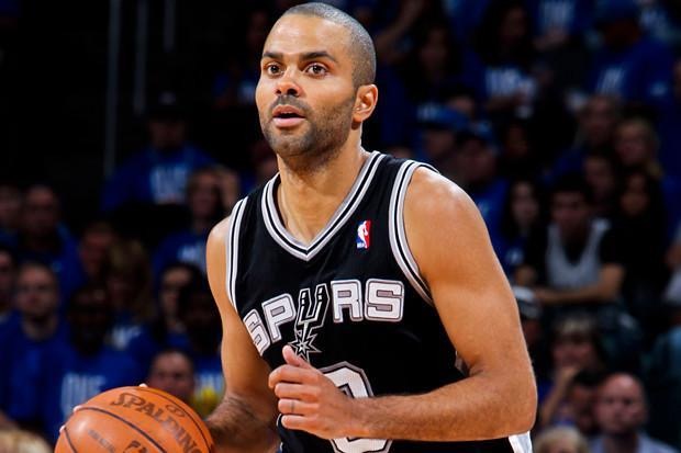 我更喜欢和学生一起打篮球